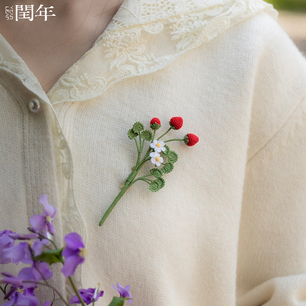 Handmade Micro-Crochet—Gorgeous Brooch Collection