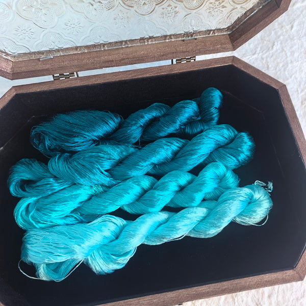 Ronghua making tools—400m Untwisted Unsplit Mulberry Silk Thread  (lake blue)