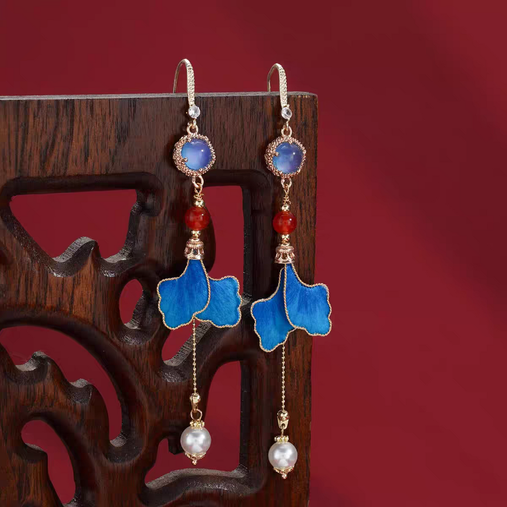 HandmadeRonghua—Blue leaf earrings